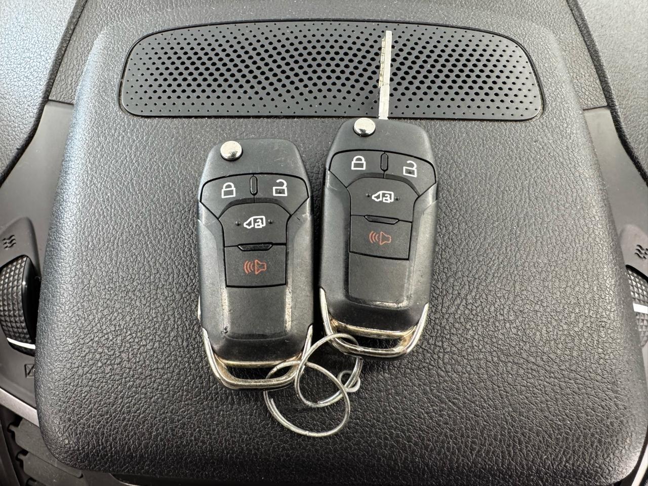 Ford Transit Connect Van XL SWB w/Rear Symmetrical Doors 2023