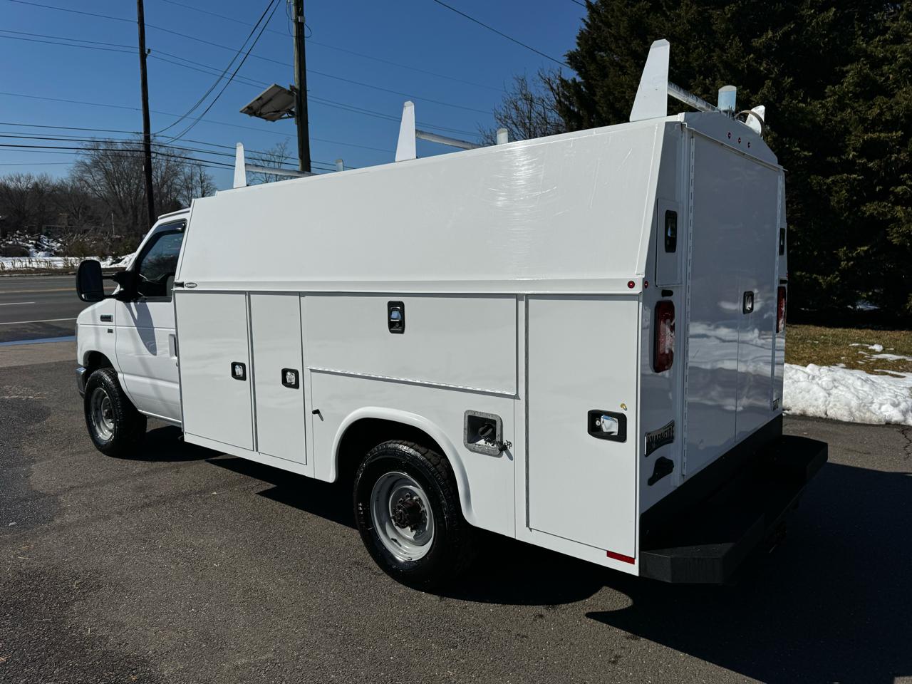 Ford E-Series Cutaway E-350 SRW 138" WB 2019