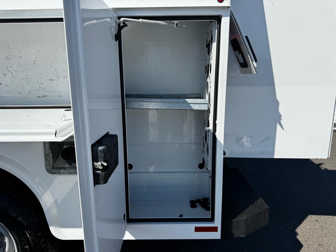 Ford E-Series Cutaway E-350 SRW 138" WB 2019