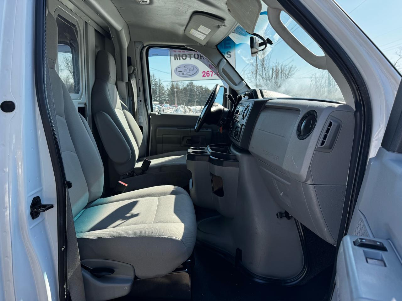 Ford E-Series Cutaway E-350 SRW 138" WB 2019