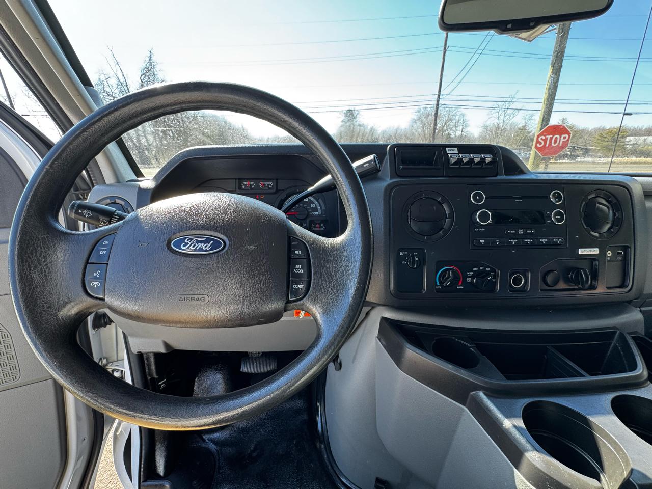 Ford E-Series Cutaway E-350 SRW 138" WB 2019