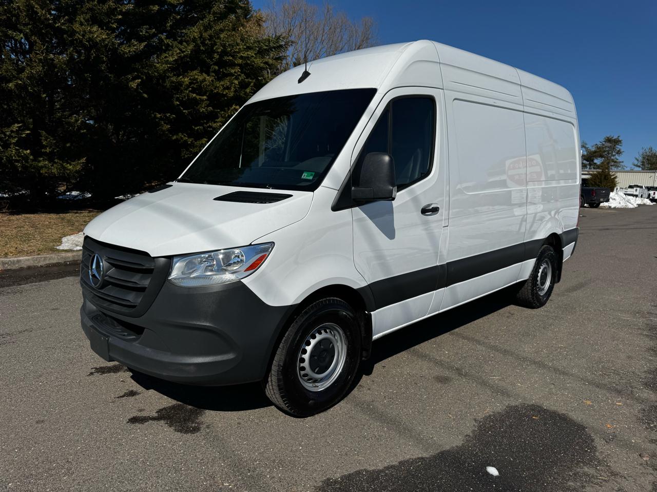 Mercedes-Benz Sprinter Van 2500 Standard Roof I4 Diesel 144" RWD 2024