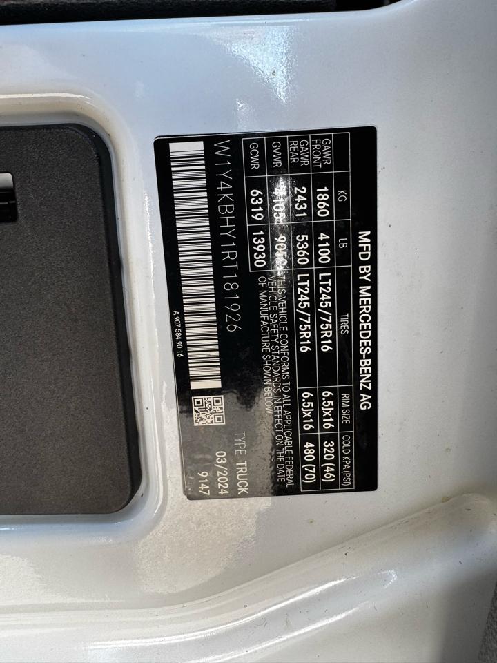 Mercedes-Benz Sprinter Van 2500 Standard Roof I4 Diesel 144" RWD 2024