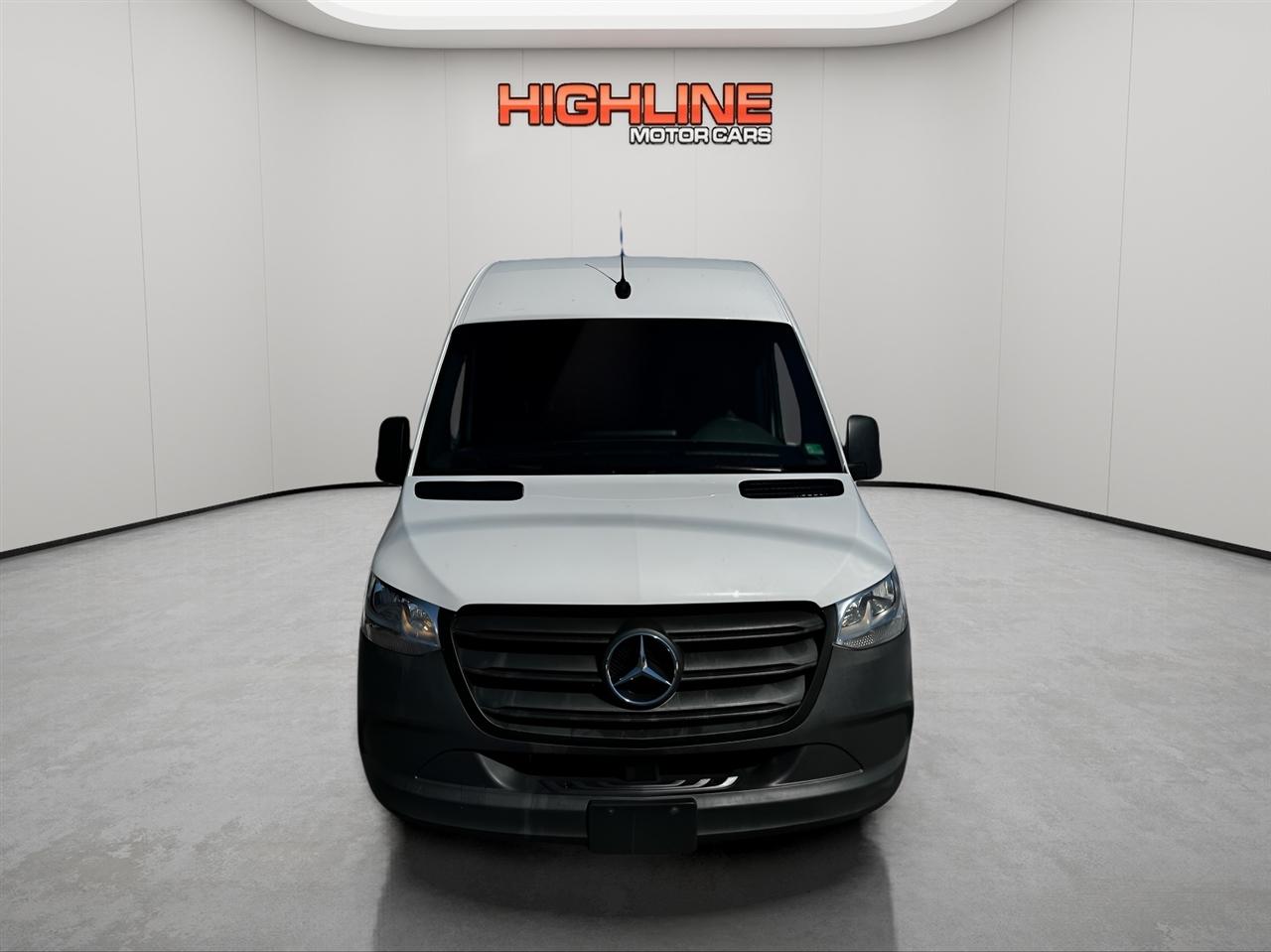 Mercedes-Benz Sprinter Van 2500 Standard Roof I4 Diesel 144" RWD 2024
