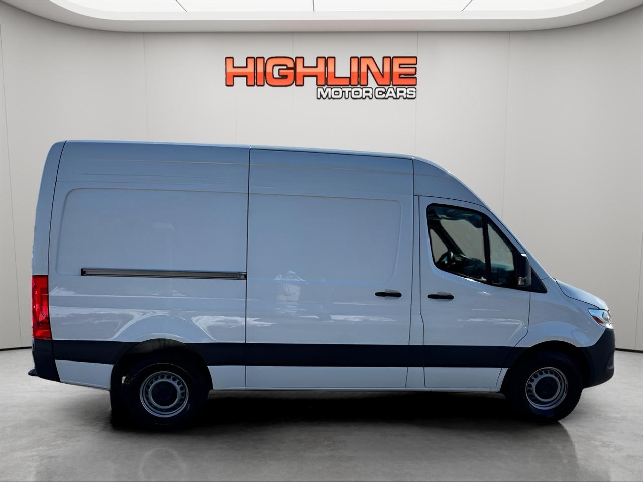 Mercedes-Benz Sprinter Van 2500 Standard Roof I4 Diesel 144" RWD 2024