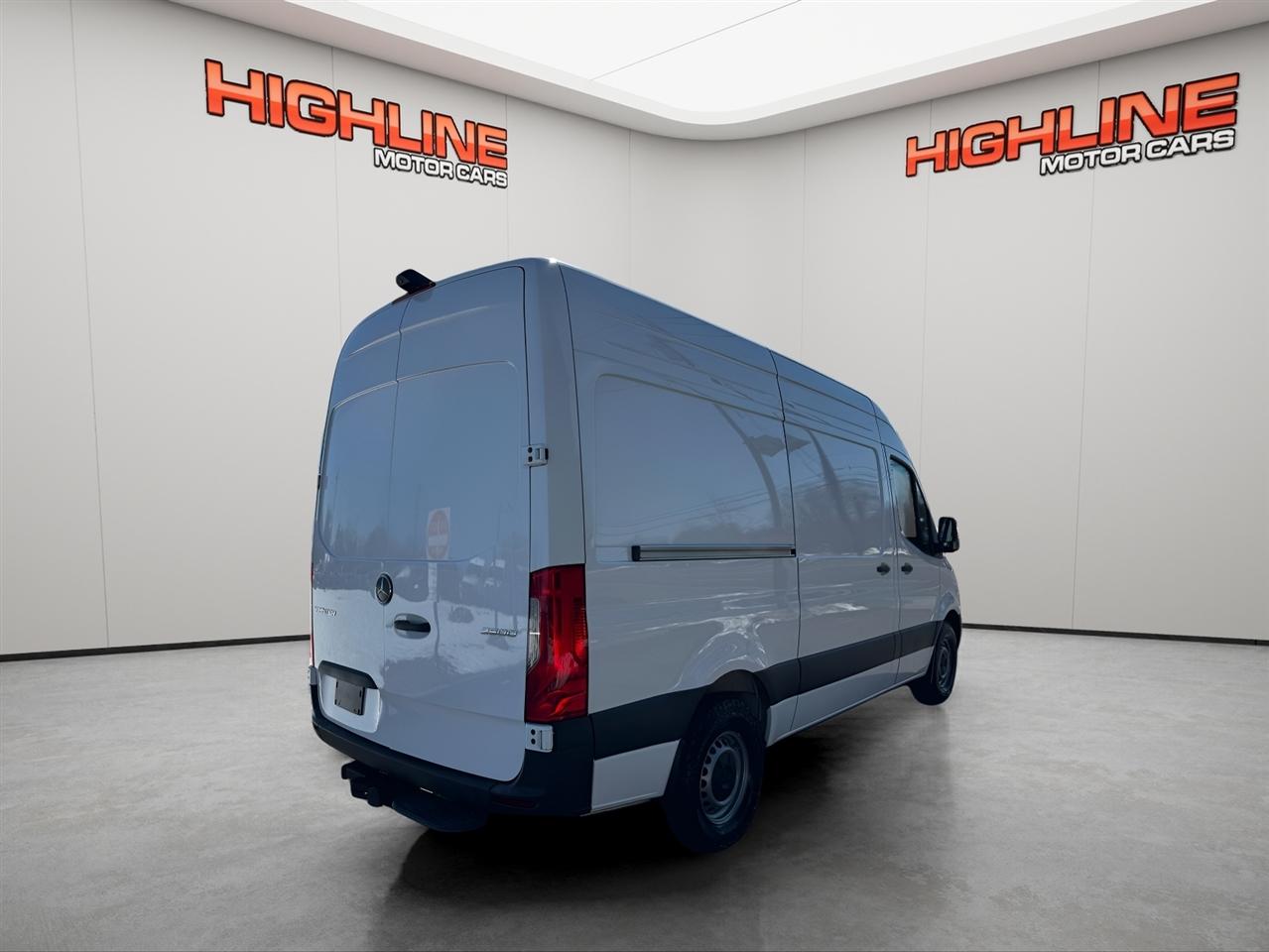 Mercedes-Benz Sprinter Van 2500 Standard Roof I4 Diesel 144" RWD 2024