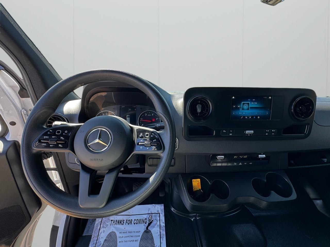 Mercedes-Benz Sprinter Van 2500 Standard Roof I4 Diesel 144" RWD 2024