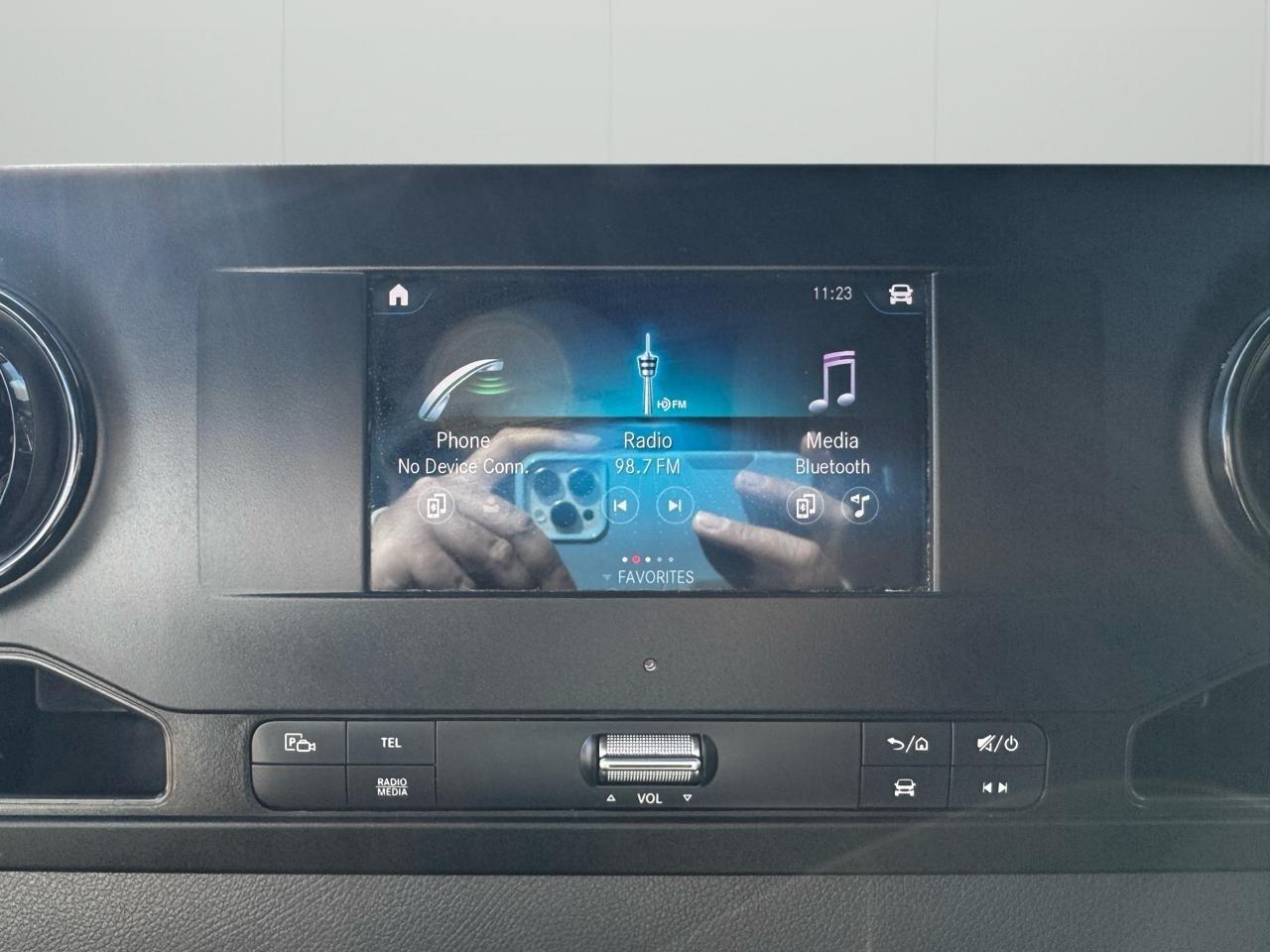 Mercedes-Benz Sprinter Van 2500 Standard Roof I4 Diesel 144" RWD 2024