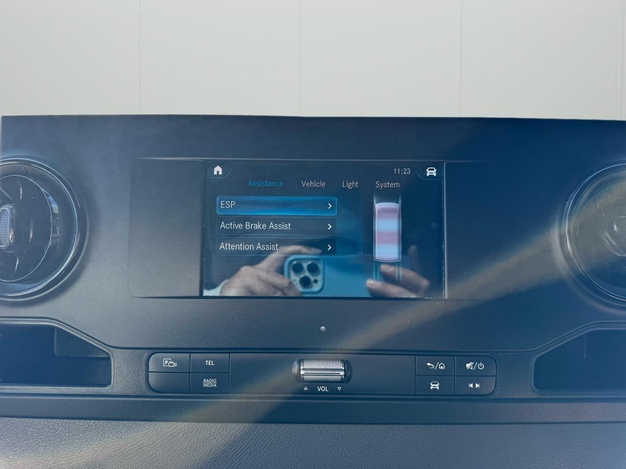 Mercedes-Benz Sprinter Van 2500 Standard Roof I4 Diesel 144" RWD 2024