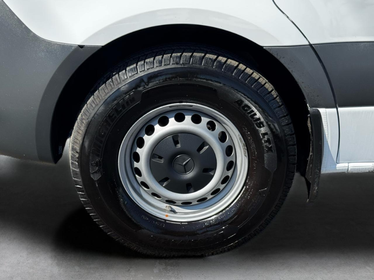 Mercedes-Benz Sprinter Van 2500 Standard Roof I4 Diesel 144" RWD 2024