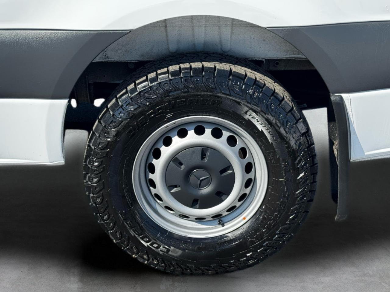 Mercedes-Benz Sprinter Van 2500 Standard Roof I4 Diesel 144" RWD 2024