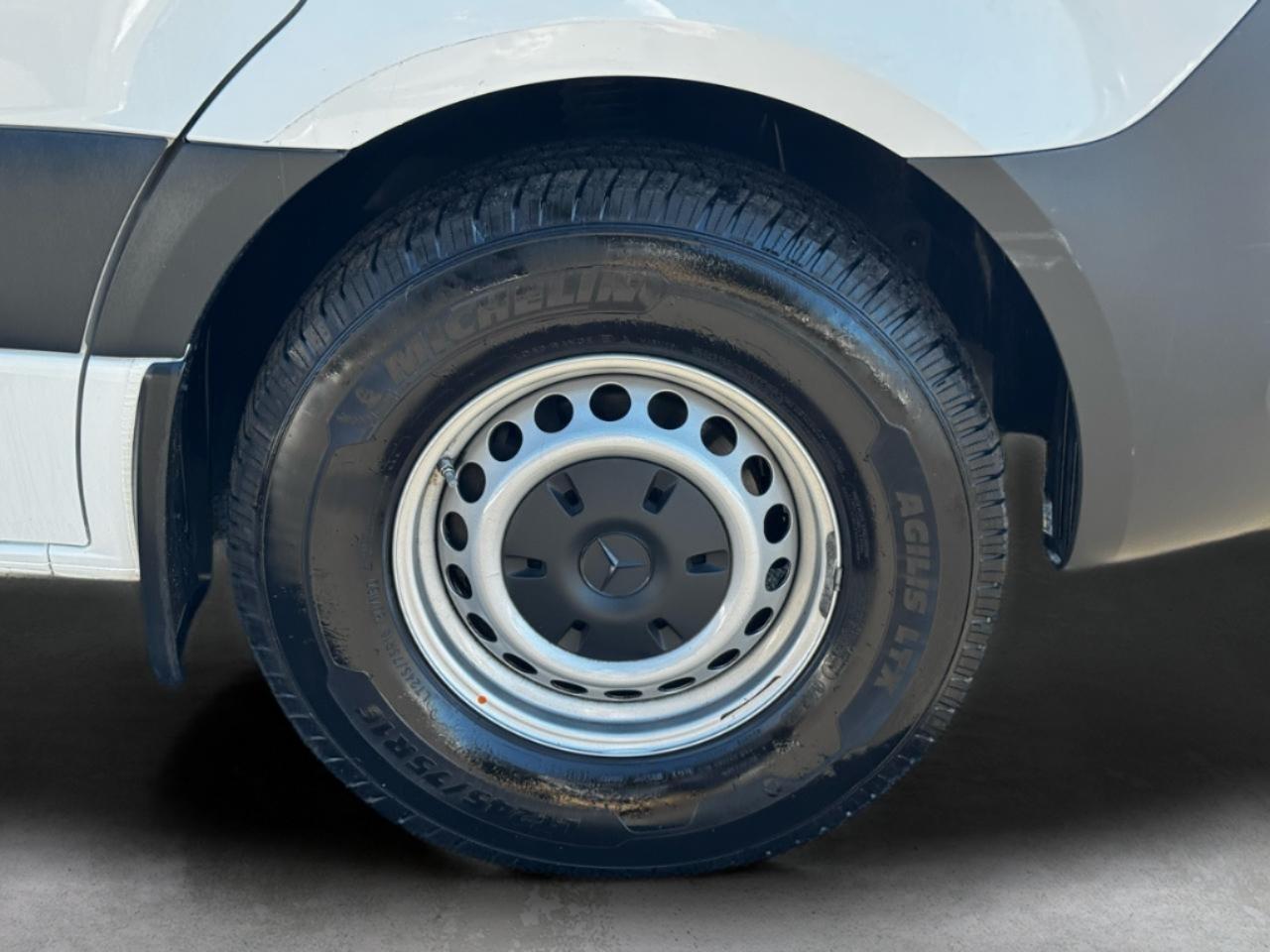 Mercedes-Benz Sprinter Van 2500 Standard Roof I4 Diesel 144" RWD 2024