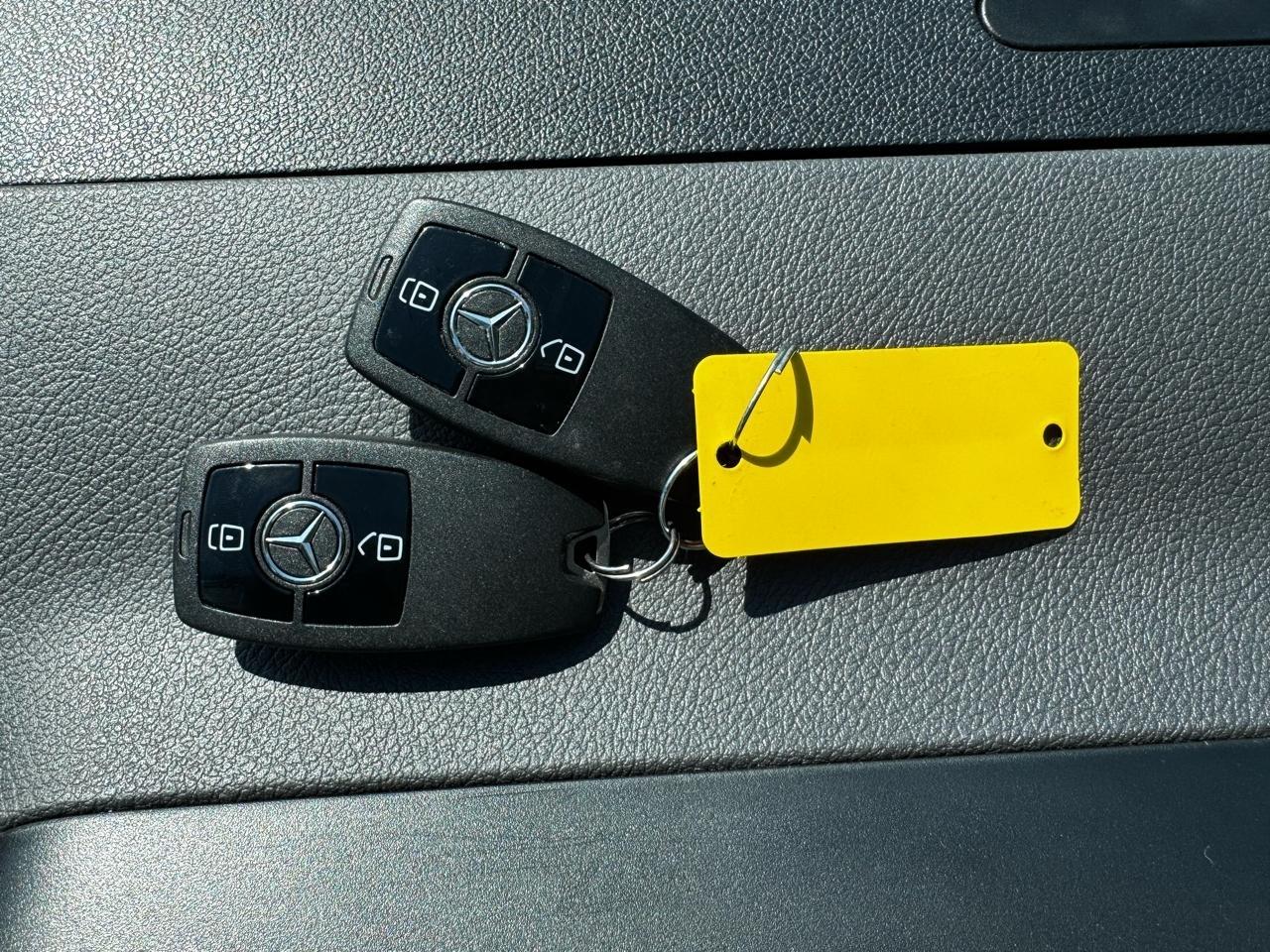 Mercedes-Benz Sprinter Van 2500 Standard Roof I4 Diesel 144" RWD 2024