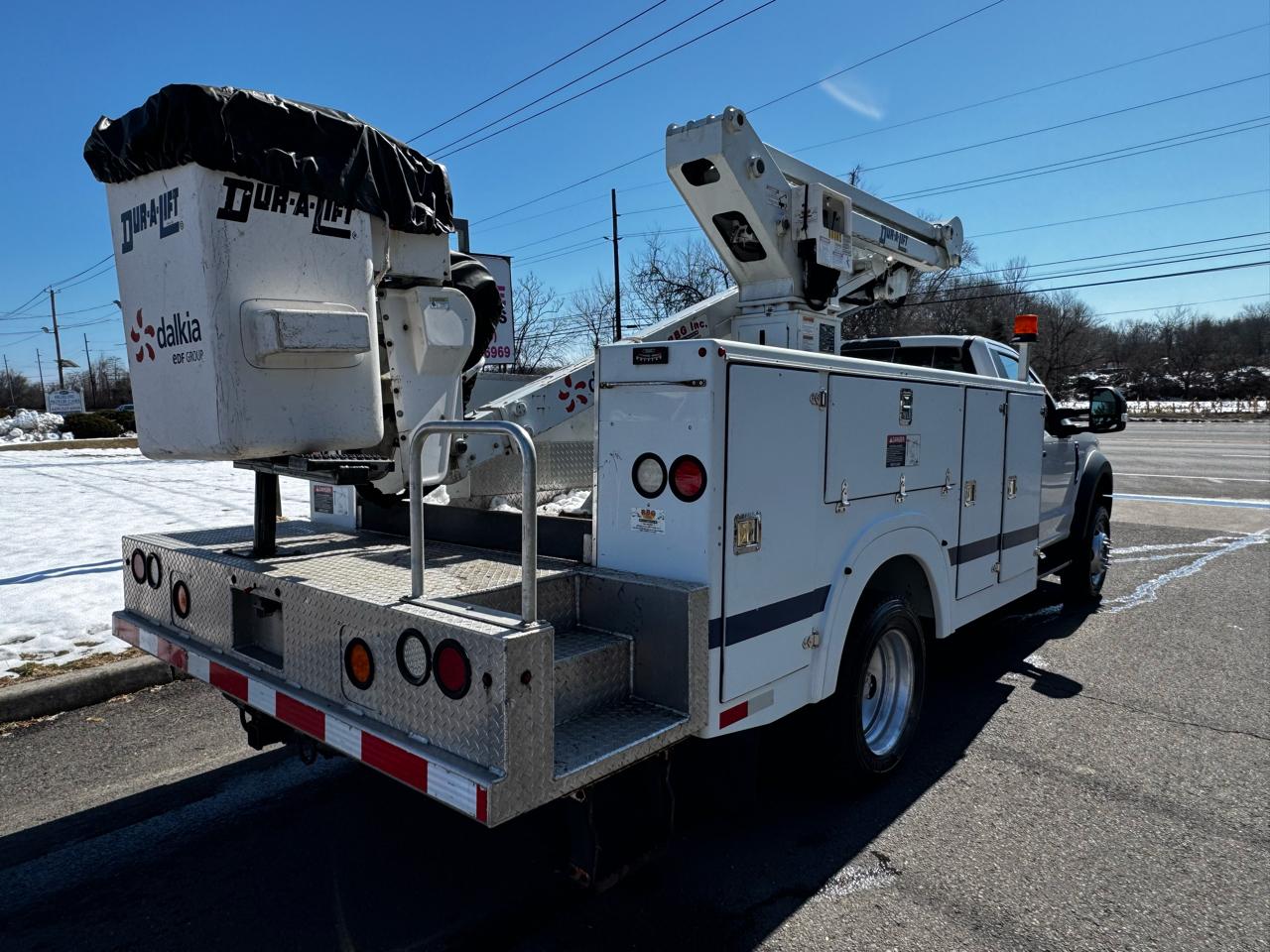 Ford Super Duty F-550 DRW XLT 2WD Reg Cab 169" WB 84" CA 2017