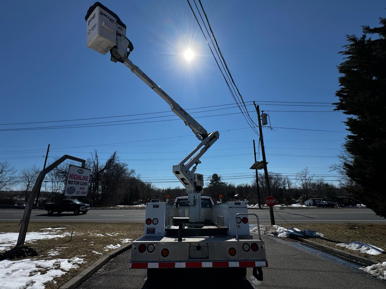 Ford Super Duty F-550 DRW XLT 2WD Reg Cab 169" WB 84" CA 2017