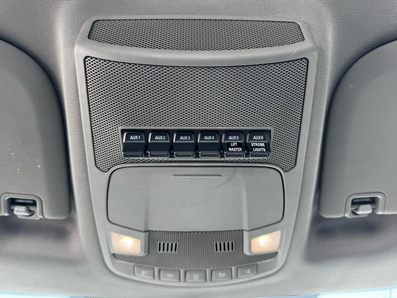 Ford Super Duty F-550 DRW XLT 2WD Reg Cab 169" WB 84" CA 2017