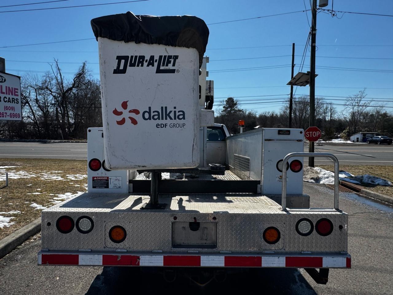 Ford Super Duty F-550 DRW XLT 2WD Reg Cab 169" WB 84" CA 2017