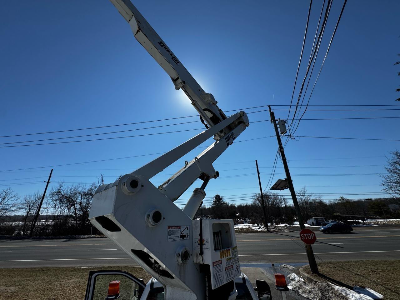 Ford Super Duty F-550 DRW XLT 2WD Reg Cab 169" WB 84" CA 2017