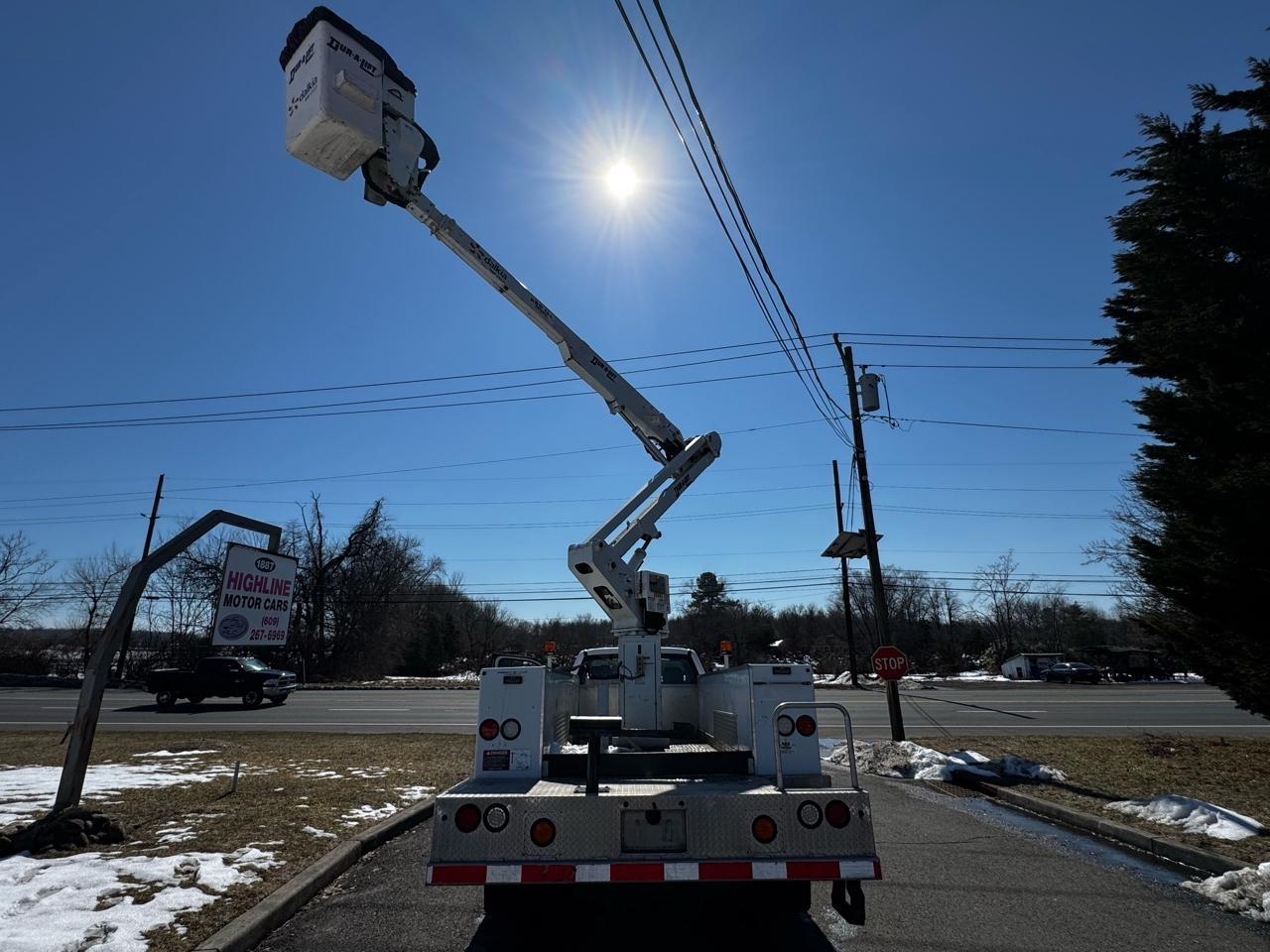 Ford Super Duty F-550 DRW XLT 2WD Reg Cab 169" WB 84" CA 2017