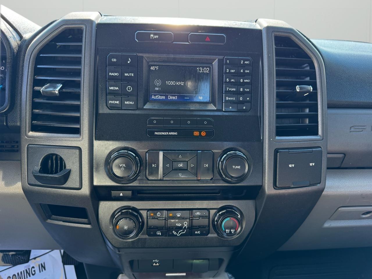 Ford Super Duty F-550 DRW XLT 2WD Reg Cab 169" WB 84" CA 2017