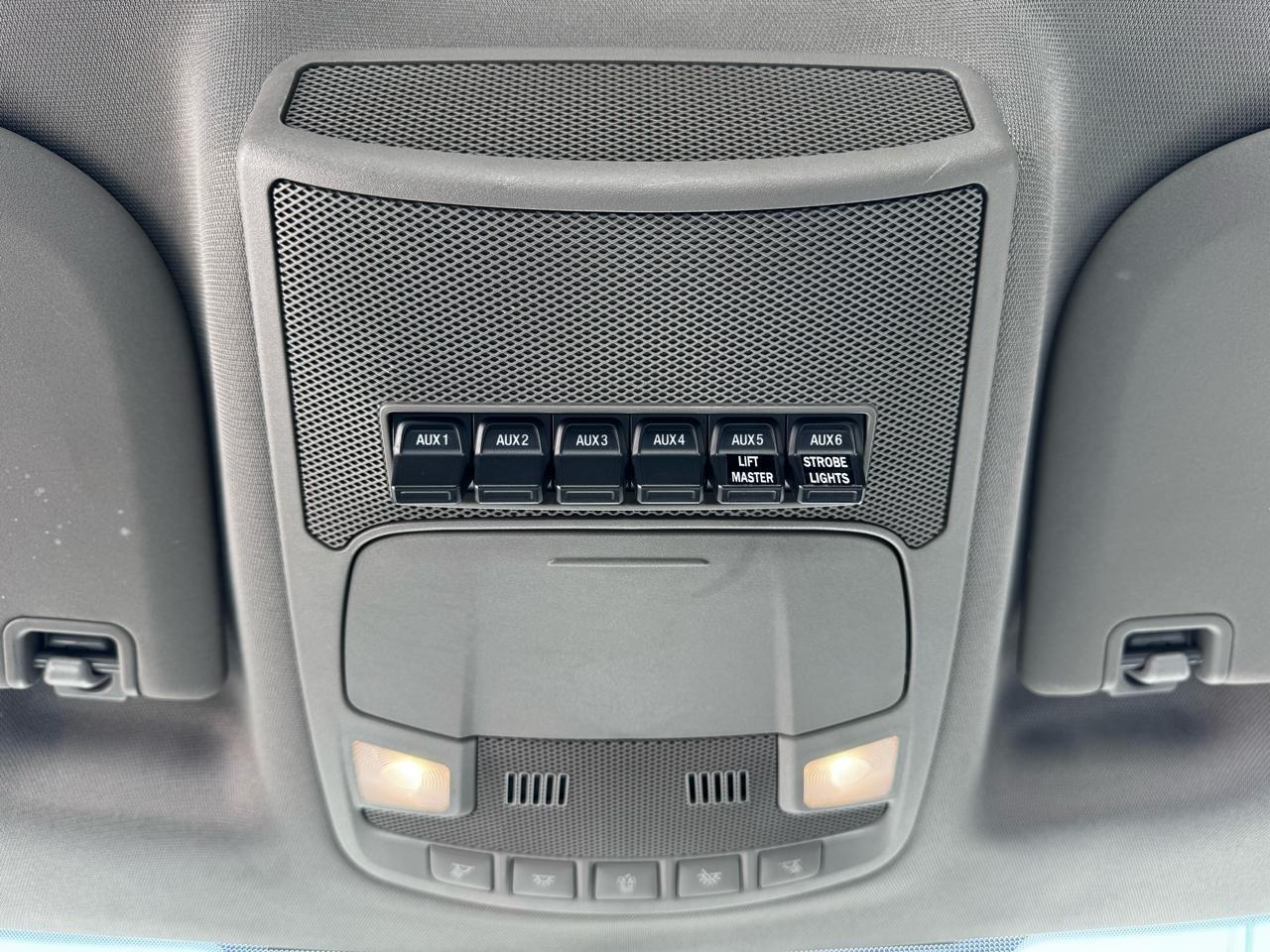 Ford Super Duty F-550 DRW XLT 2WD Reg Cab 169" WB 84" CA 2017