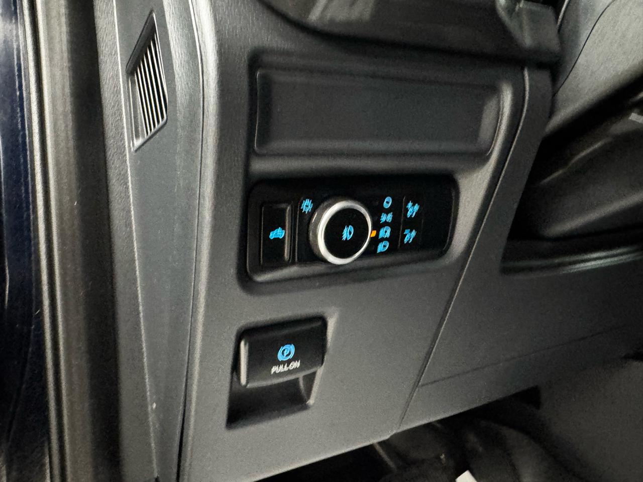 Ford F-150 Lariat 2WD SuperCrew 5.5' Box 2023