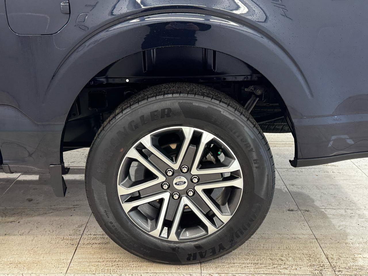 Ford F-150 Lariat 2WD SuperCrew 5.5' Box 2023