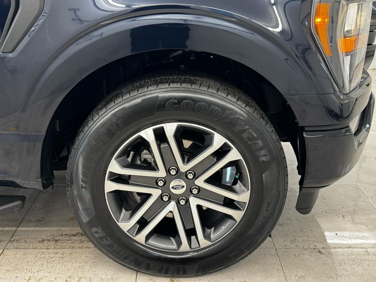 Ford F-150 Lariat 2WD SuperCrew 5.5' Box 2023