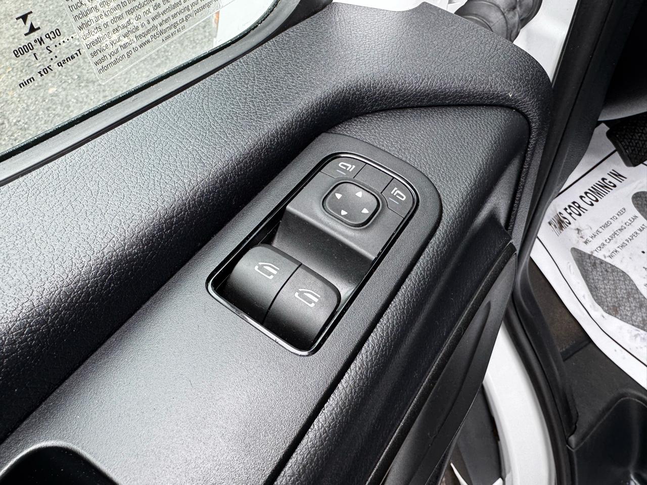 Mercedes-Benz Sprinter Cargo Van 1500 Standard Roof I4 144" RWD 2021