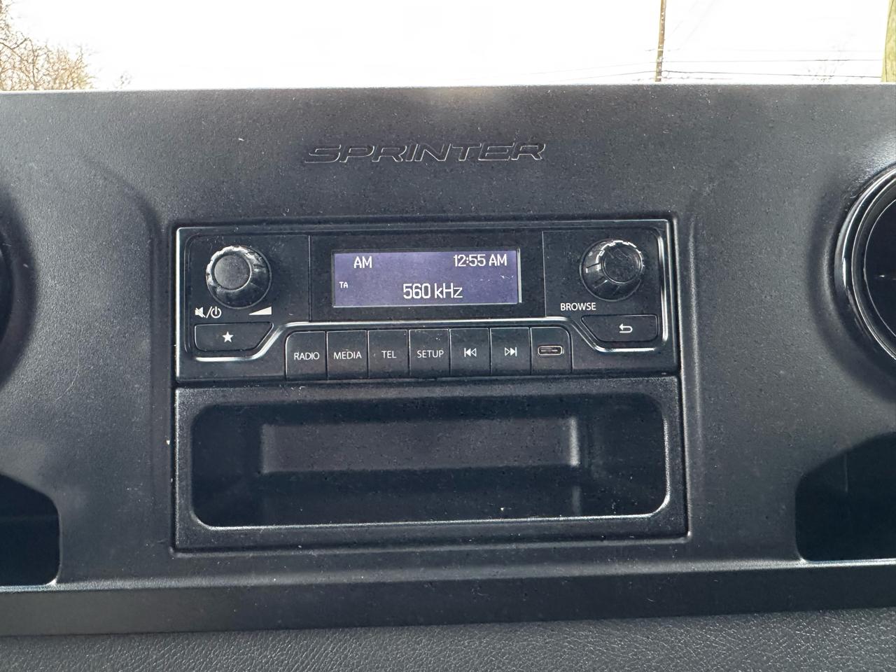 Mercedes-Benz Sprinter Cargo Van 1500 Standard Roof I4 144" RWD 2021