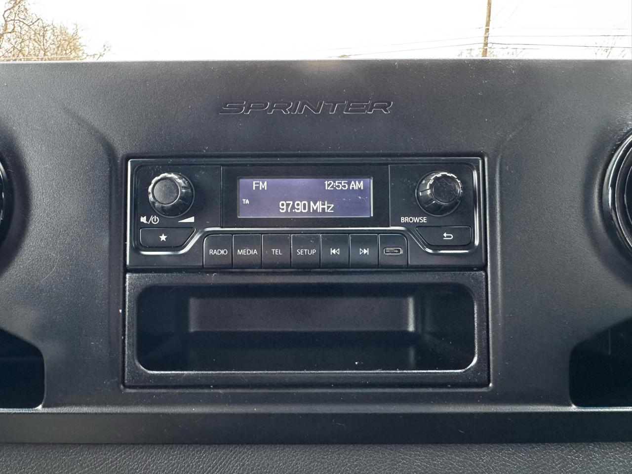 Mercedes-Benz Sprinter Cargo Van 1500 Standard Roof I4 144" RWD 2021