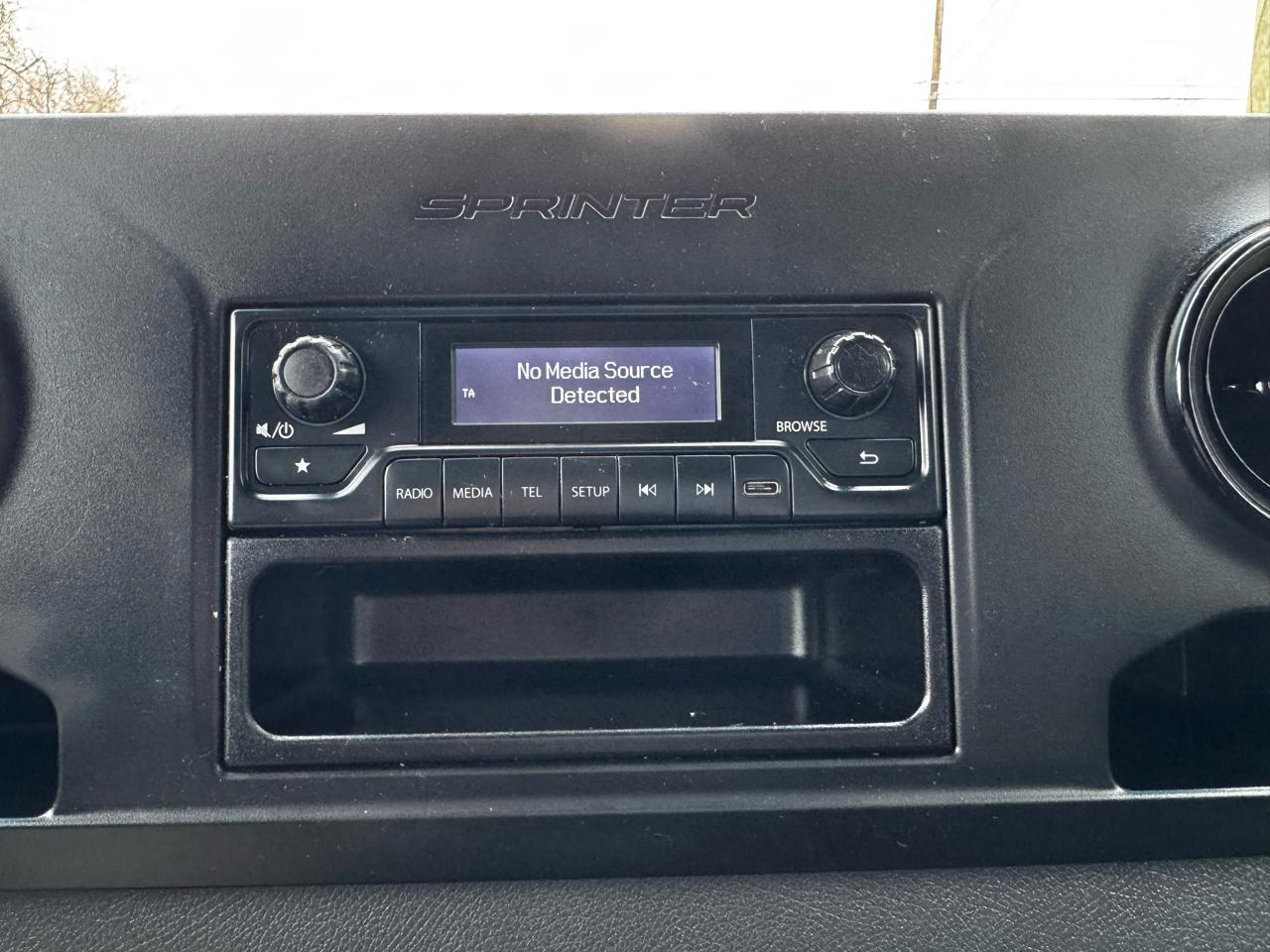 Mercedes-Benz Sprinter Cargo Van 1500 Standard Roof I4 144" RWD 2021