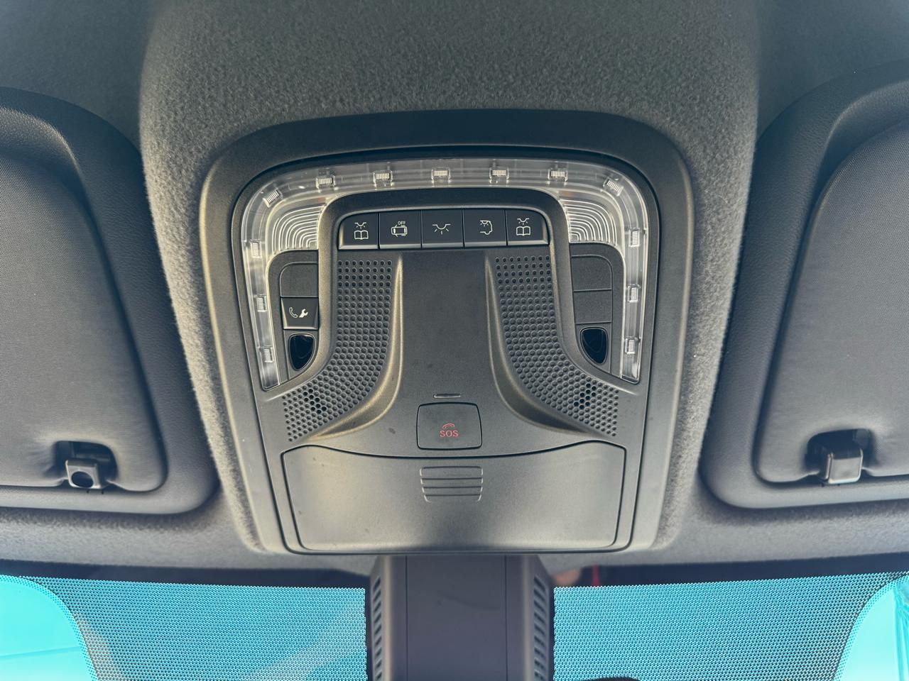 Mercedes-Benz Sprinter Cargo Van 1500 Standard Roof I4 144" RWD 2021