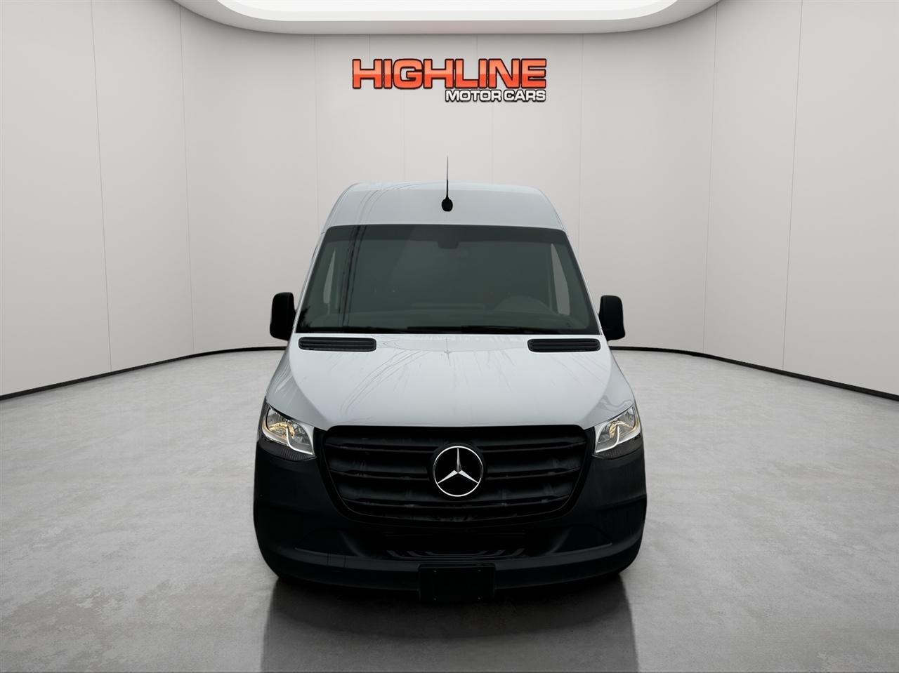 Mercedes-Benz Sprinter Cargo Van 1500 Standard Roof I4 144" RWD 2021