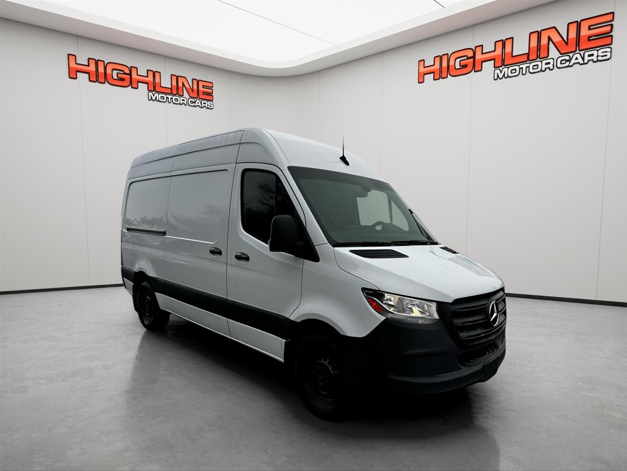 Mercedes-Benz Sprinter Cargo Van 1500 Standard Roof I4 144" RWD 2021