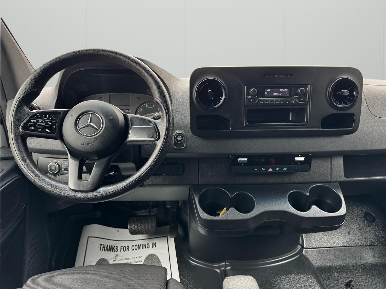 Mercedes-Benz Sprinter Cargo Van 1500 Standard Roof I4 144" RWD 2021