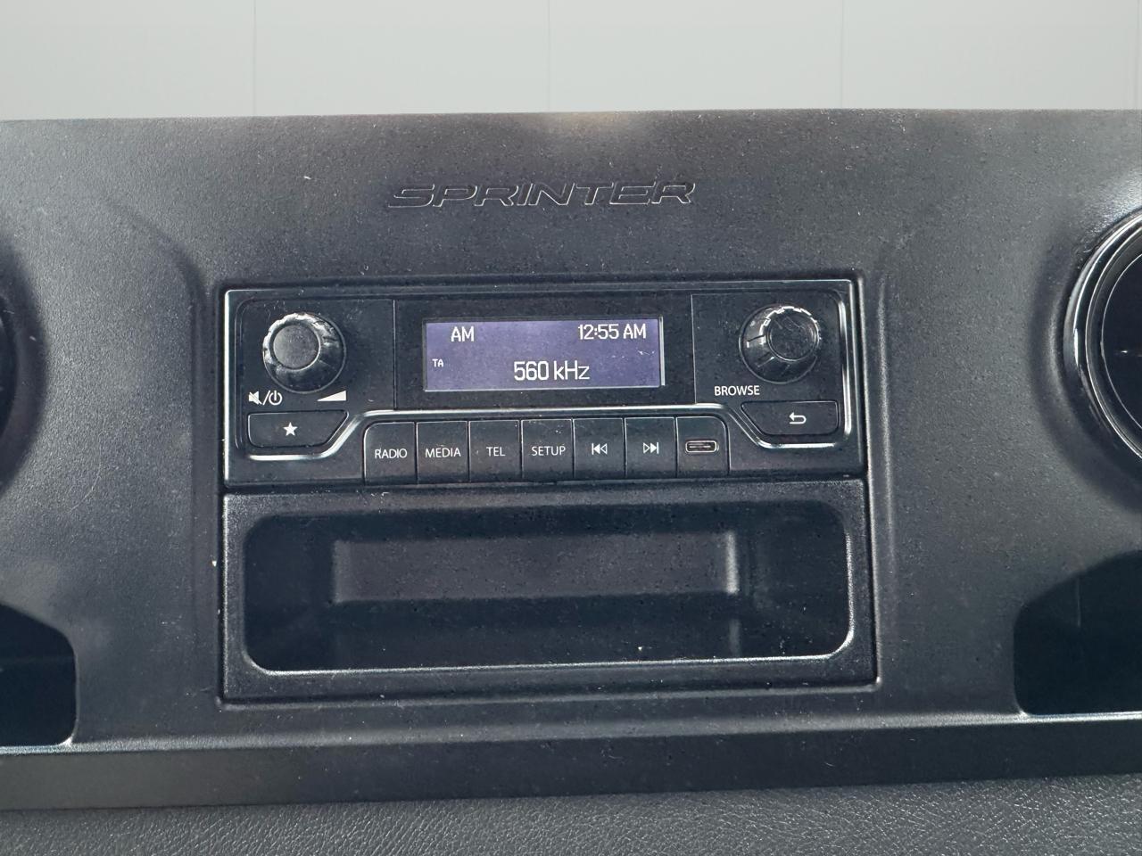 Mercedes-Benz Sprinter Cargo Van 1500 Standard Roof I4 144" RWD 2021