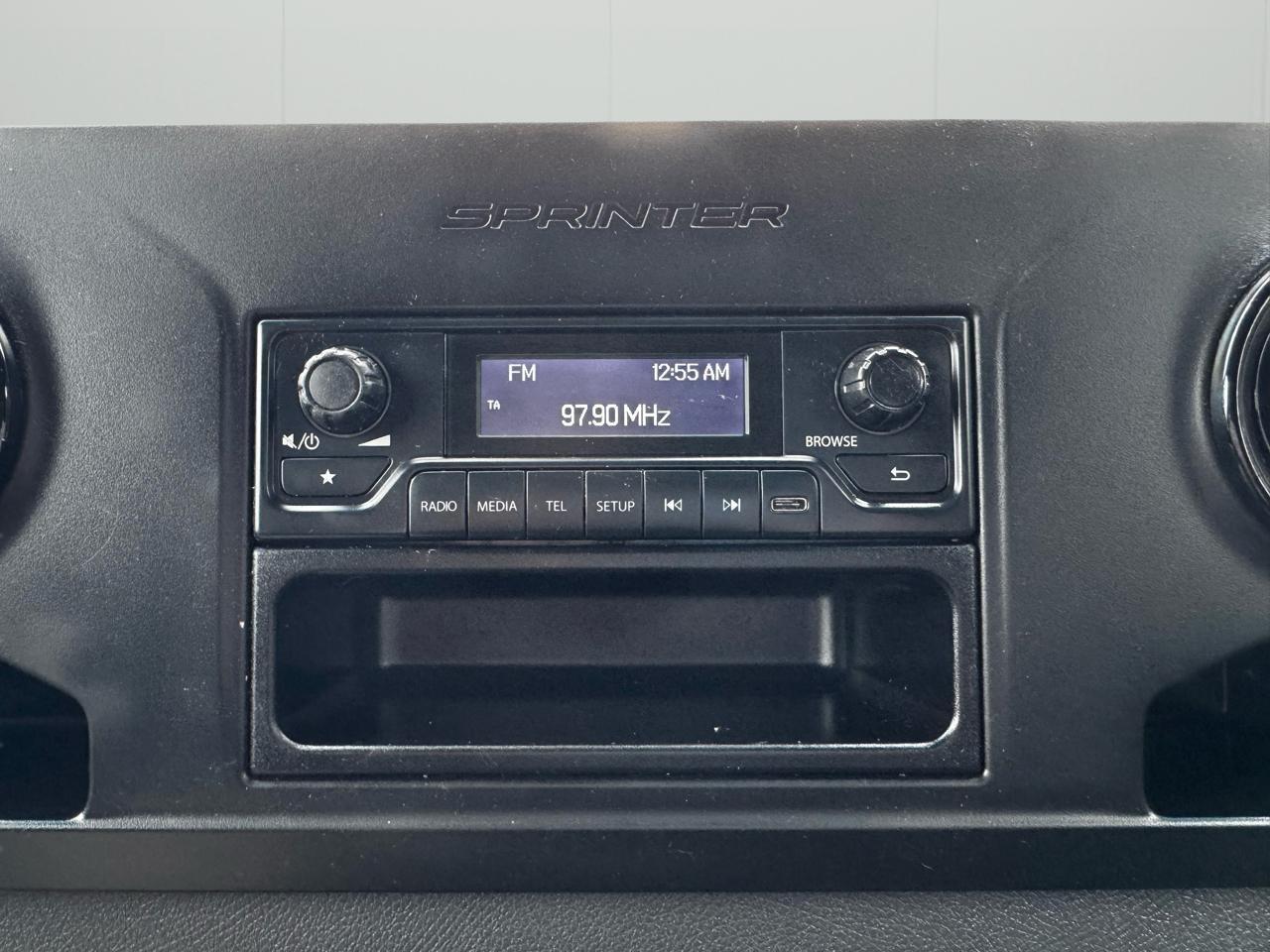 Mercedes-Benz Sprinter Cargo Van 1500 Standard Roof I4 144" RWD 2021