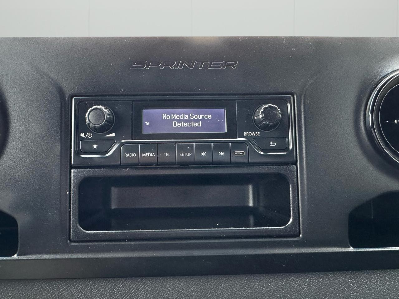 Mercedes-Benz Sprinter Cargo Van 1500 Standard Roof I4 144" RWD 2021