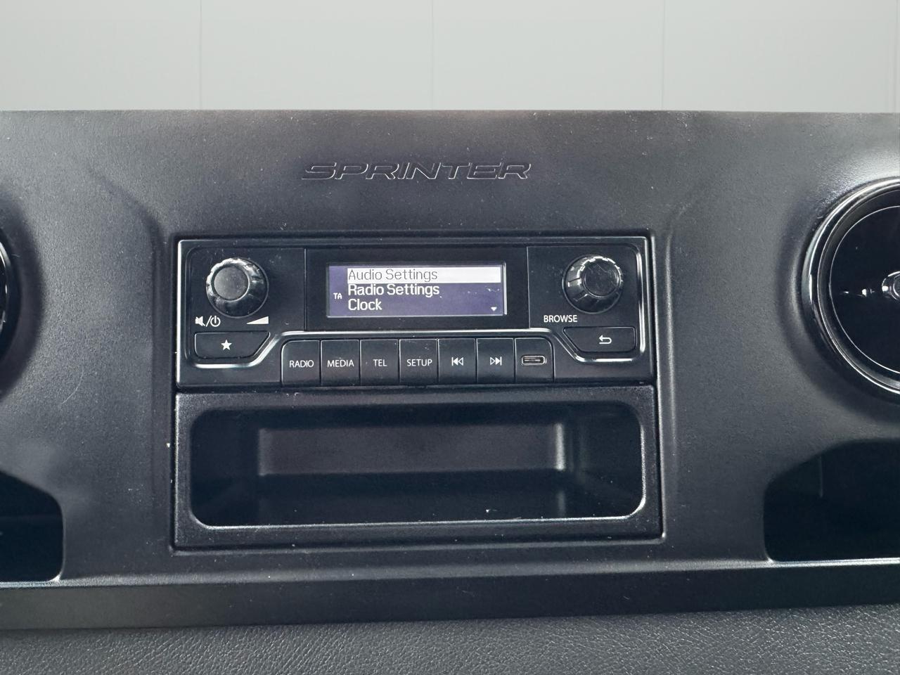 Mercedes-Benz Sprinter Cargo Van 1500 Standard Roof I4 144" RWD 2021