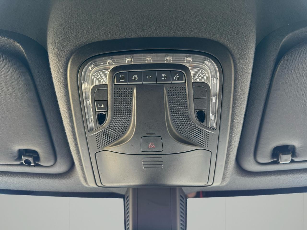 Mercedes-Benz Sprinter Cargo Van 1500 Standard Roof I4 144" RWD 2021