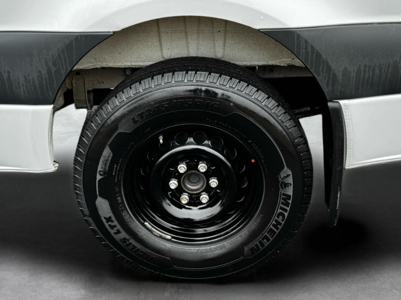 Mercedes-Benz Sprinter Cargo Van 1500 Standard Roof I4 144" RWD 2021