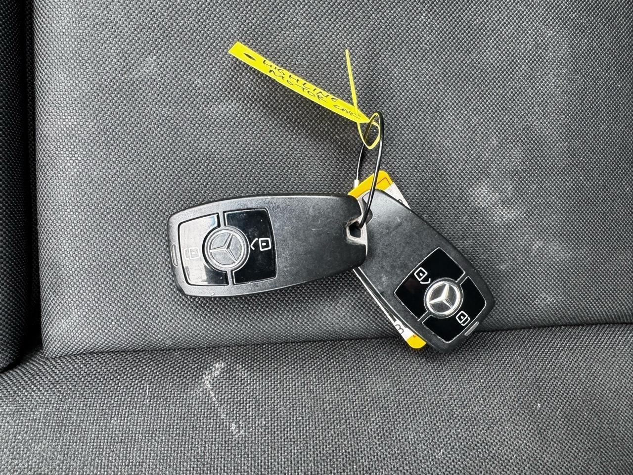 Mercedes-Benz Sprinter Cargo Van 1500 Standard Roof I4 144" RWD 2021