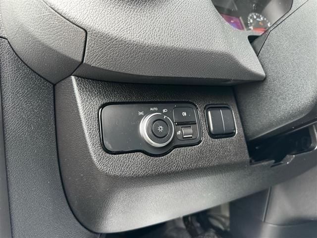 Mercedes-Benz Sprinter Cargo Van 1500 Standard Roof I4 144" RWD 2021