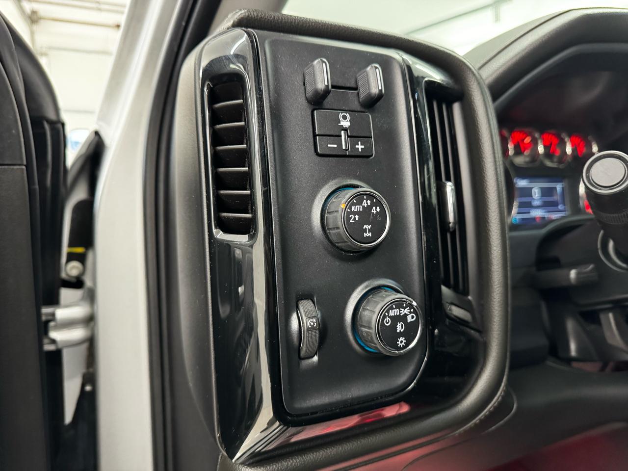 Chevrolet Silverado 1500 4WD Crew Cab 143.5" LTZ w/2LZ 2016