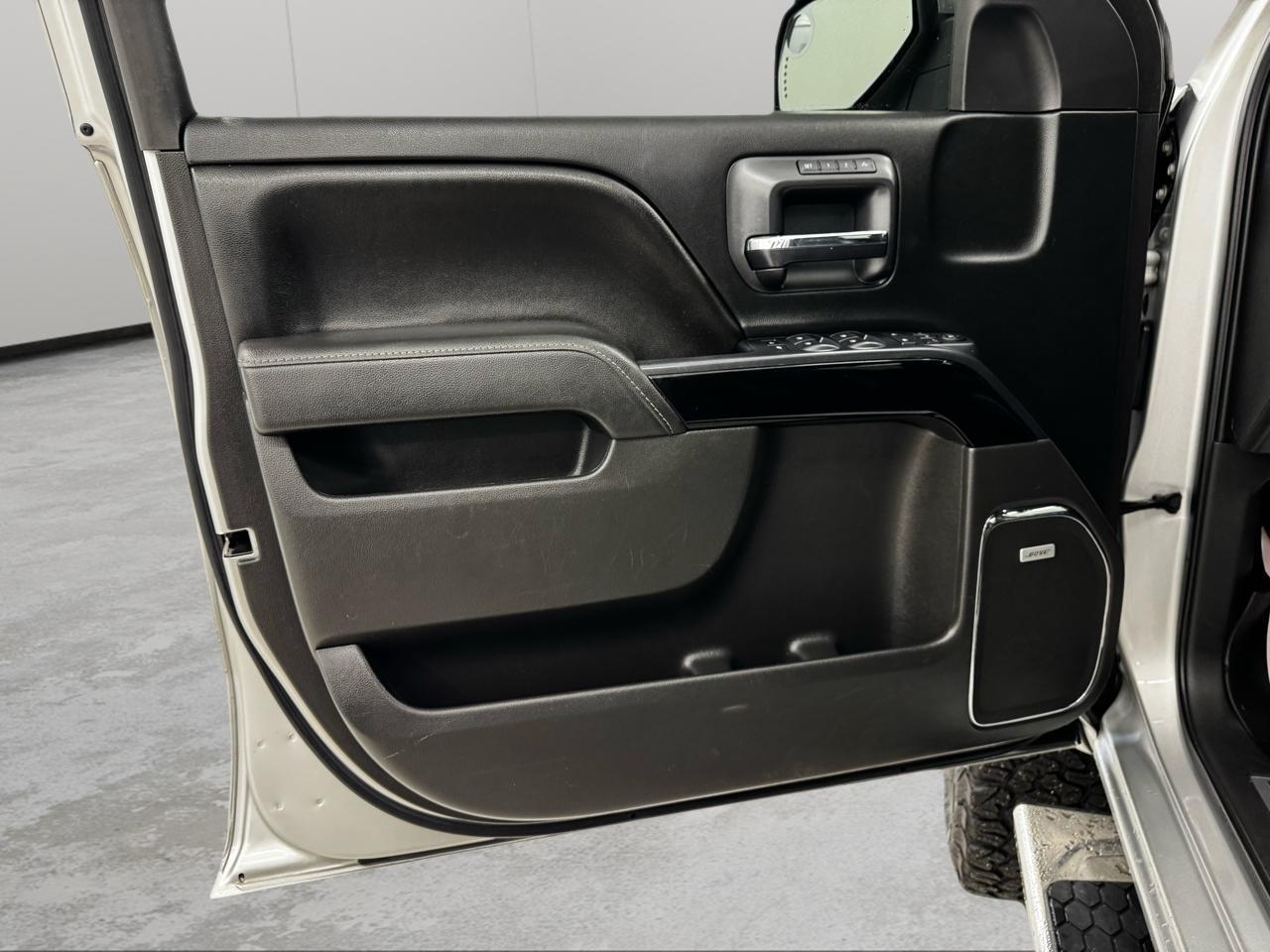 Chevrolet Silverado 1500 4WD Crew Cab 143.5" LTZ w/2LZ 2016