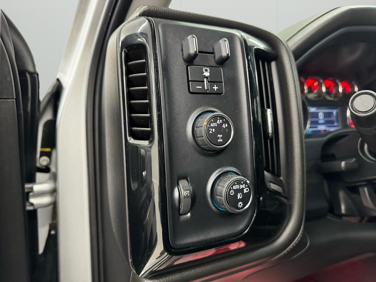 Chevrolet Silverado 1500 4WD Crew Cab 143.5" LTZ w/2LZ 2016