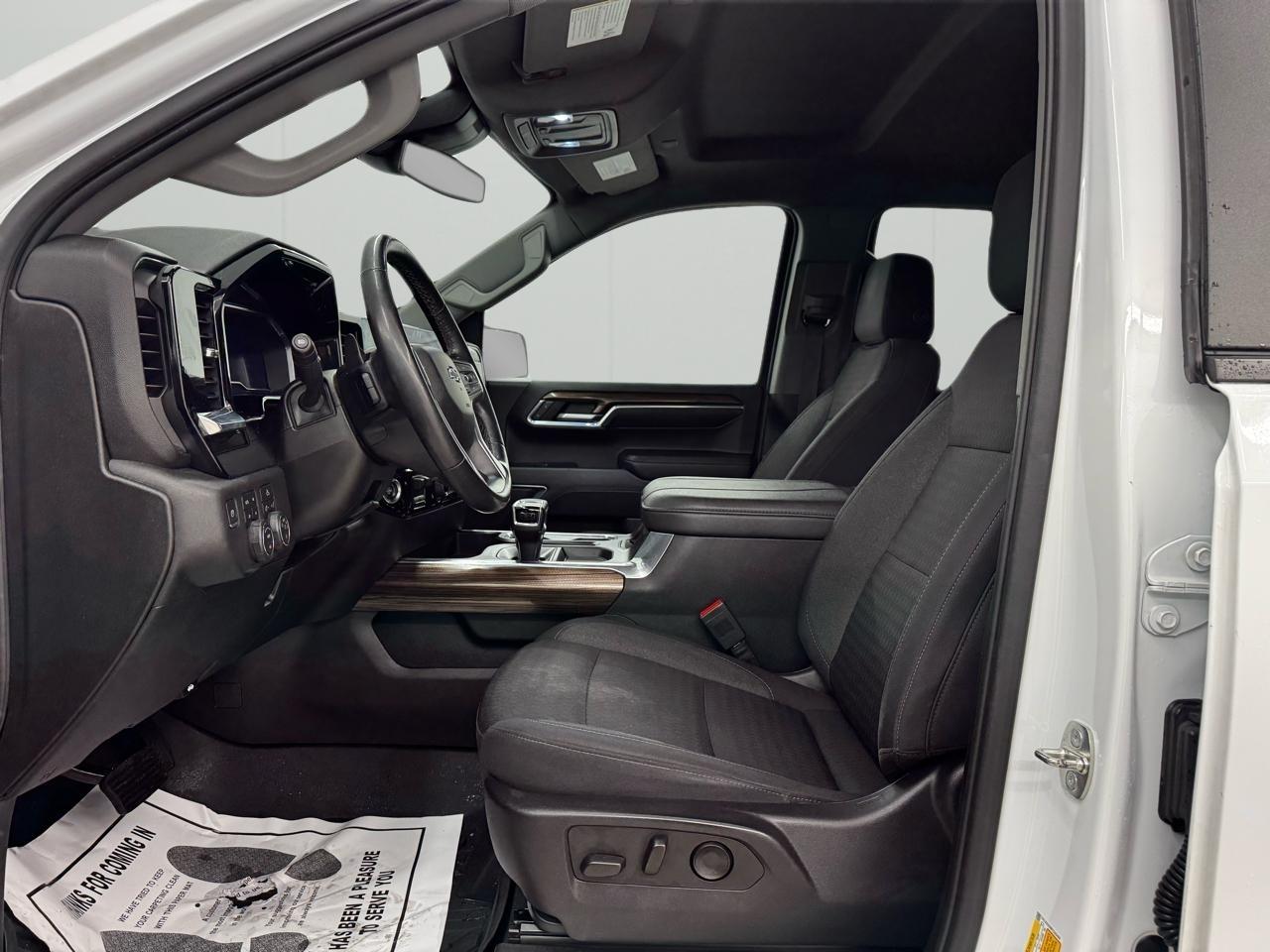 Chevrolet Silverado 1500 4WD Crew Cab 147" RST 2023