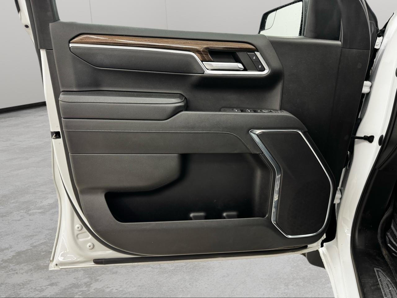 Chevrolet Silverado 1500 4WD Crew Cab 147" RST 2023