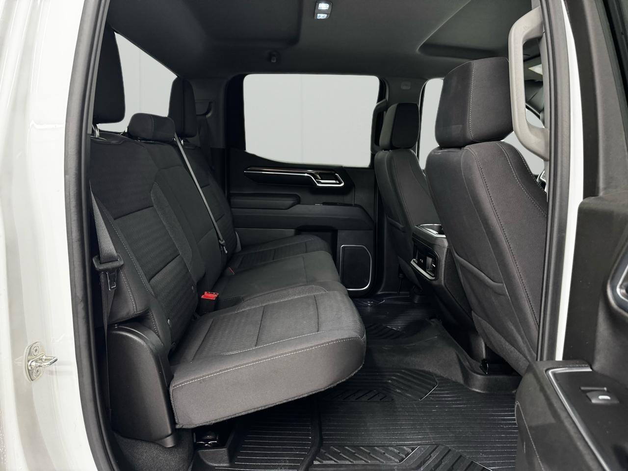 Chevrolet Silverado 1500 4WD Crew Cab 147" RST 2023